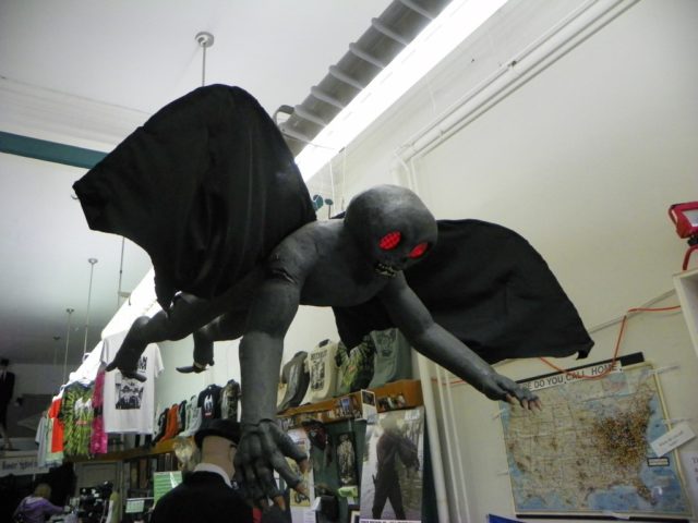 mothman2 urban myths