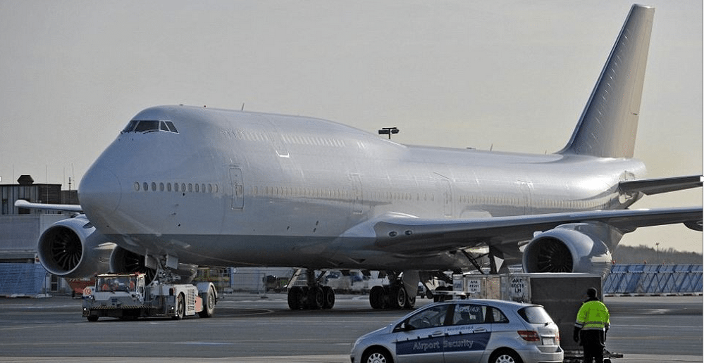 jet-747-1