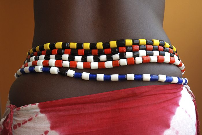 beads-arounf-waste-africa