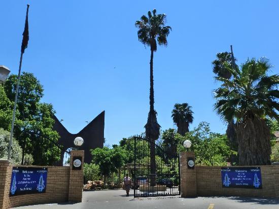 pretoria-zoo-animals-entrance-fee-facts-everything-you-need-to-know