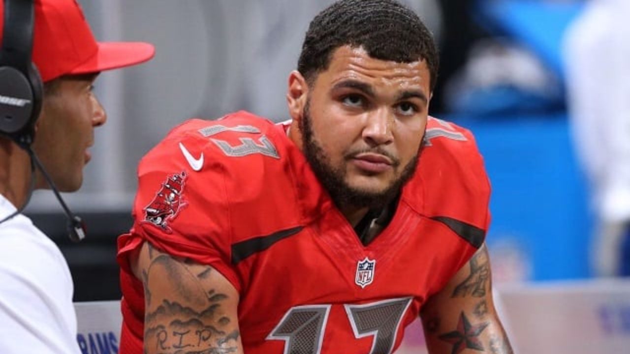Mike Evans Wife Father Brother Mom Family Height