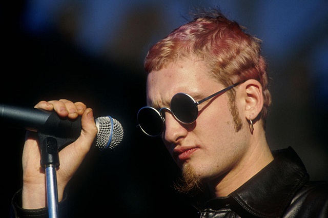 Layne Staley Biography Height Girlfriend & Cause Of Death.