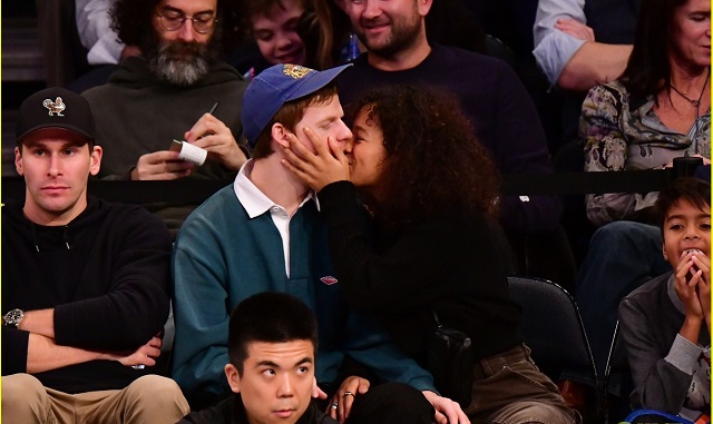 lucas-hedges-taylor-russell-kissing-03.jpg