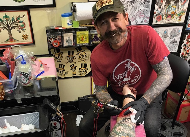 Who Is Oliver Peck - Kat Von D's Ex-husband, His Medical Condition And Net  Worth