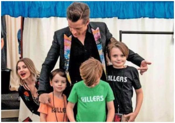 Brandon Flowers With His Wife And Three Sons 597x420 
