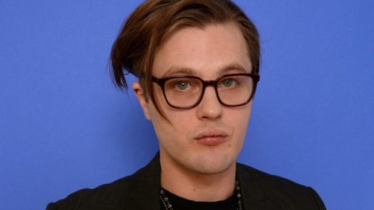 Who Exactly Is Michael Pitt Is He Related To Brad Pitt