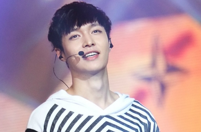 Lay Zhang