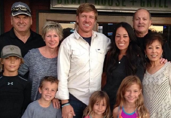 Open Secrets Of How Joanna Gaines Balances Her Career With Being A Wife   Joanna Gaines 