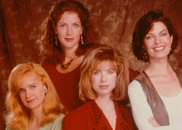 Sela Ward, Swoosie Kurtz, Patricia Kalember, and Julianne Phillips in Sisters